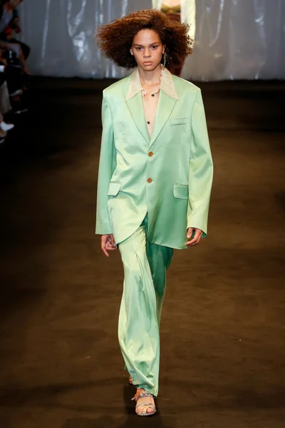 Look 1